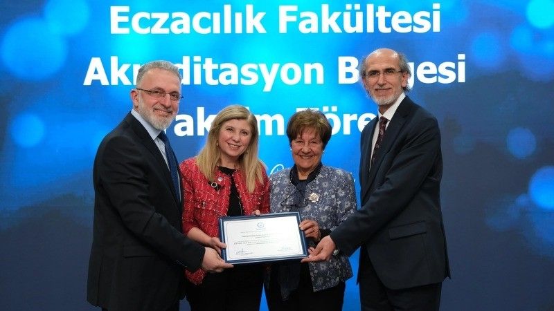Lokman Hekim Üniversitesi Eczacılık Fakültesi Akreditasyon Belgesi Takdim Töreni